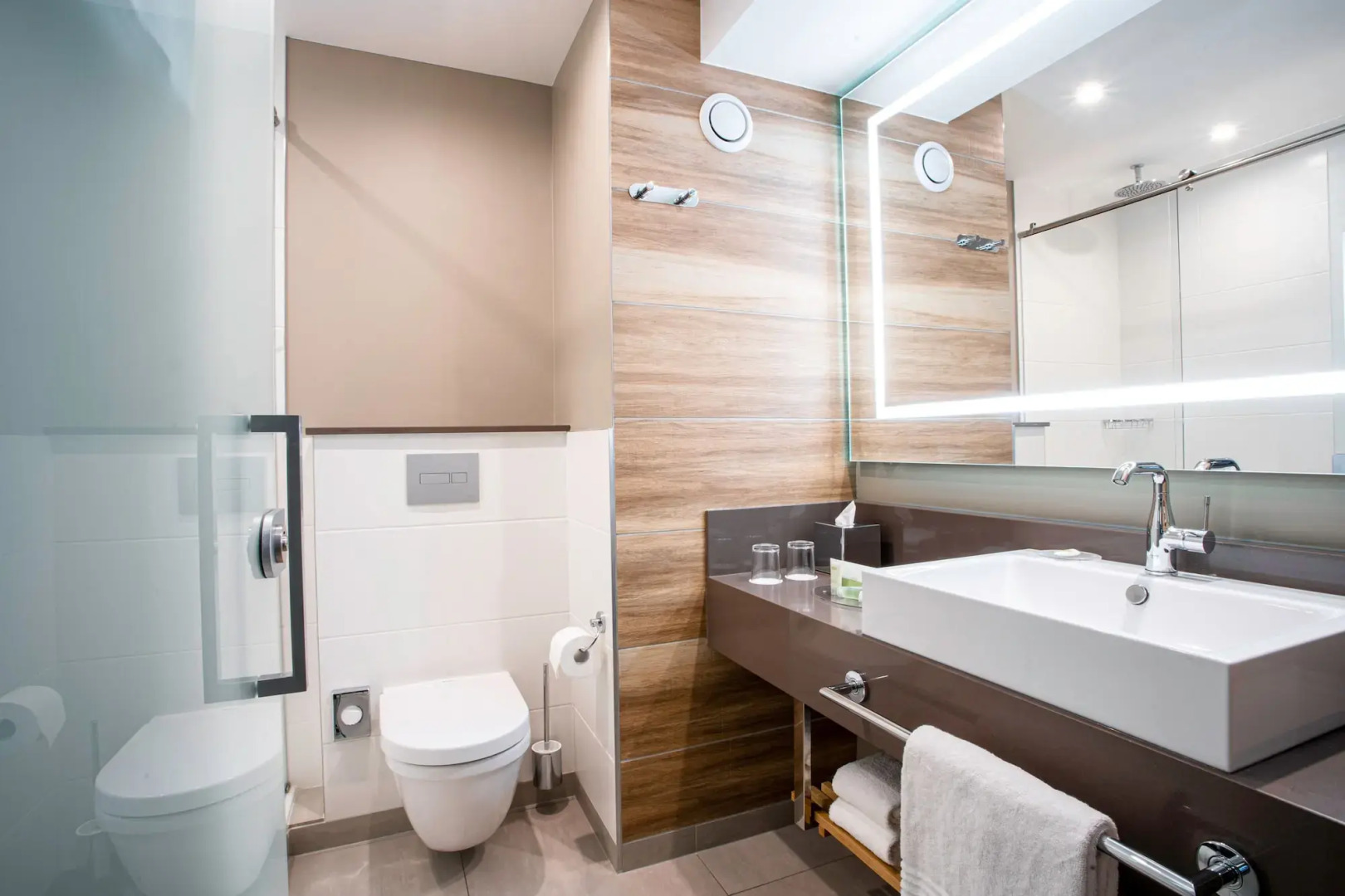 Photo - Courtyard by Marriott Paris Porte de Versailles