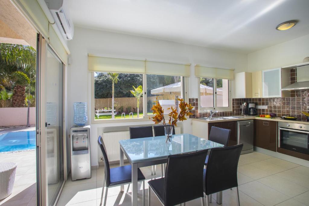 Photo - Protaras Seaside Villa Michelle 10