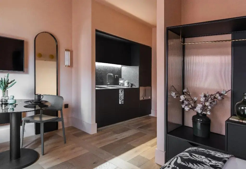 Photo - Whitworth Locke