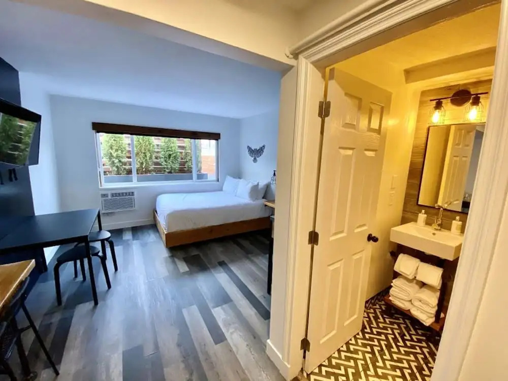 Photo - Hotel Squamish