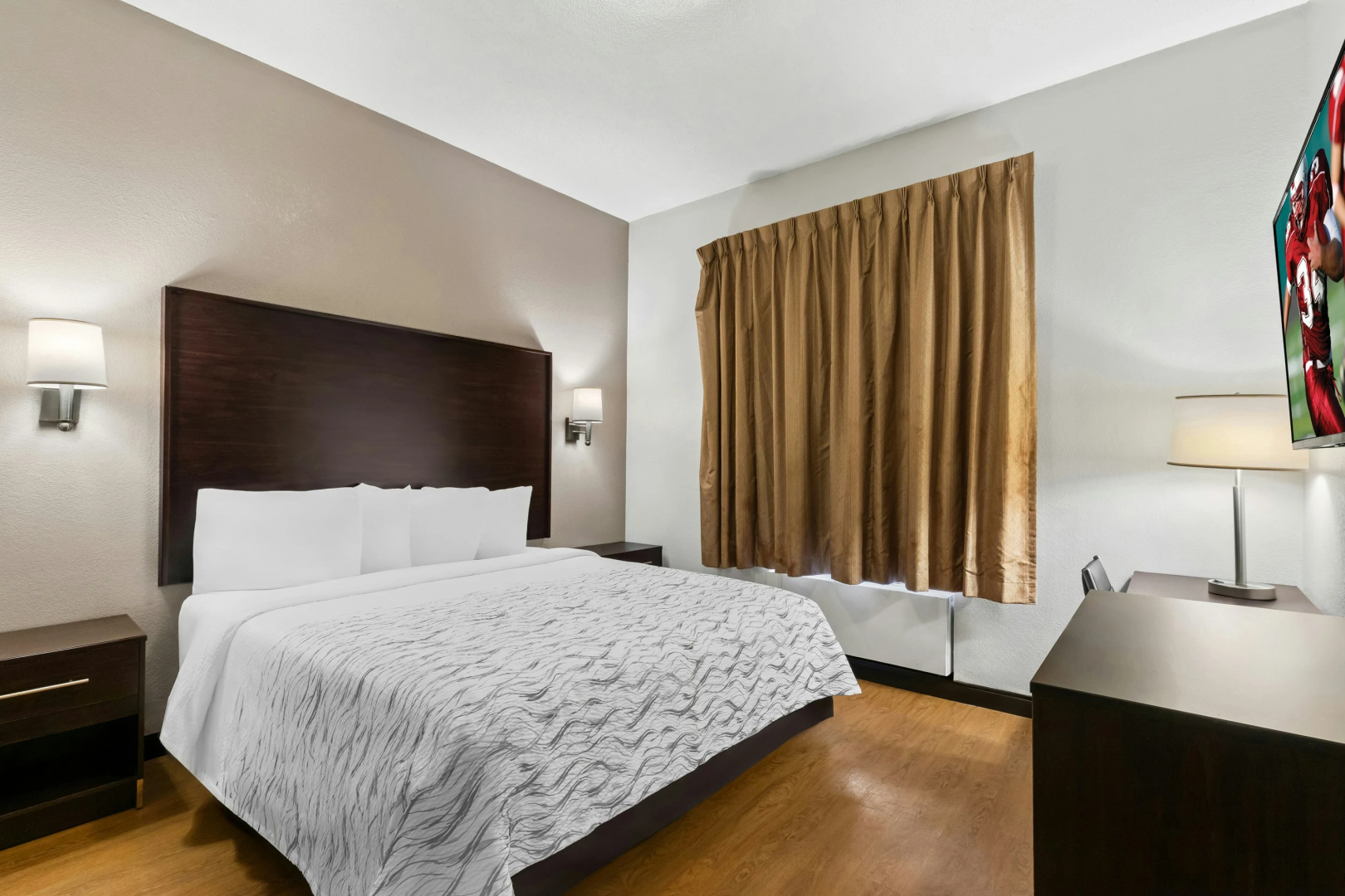 Photo - Red Roof PLUS+ & Suites Atlanta Airport South