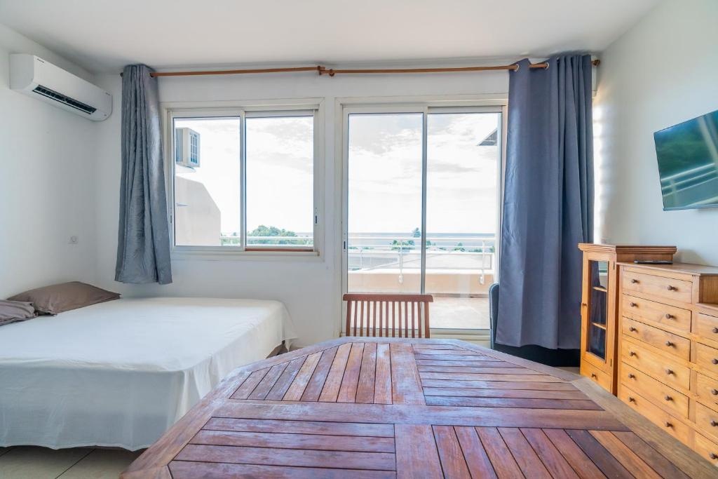 Diva Nui Cosy Studio wOcean View next to Hilton Faaa