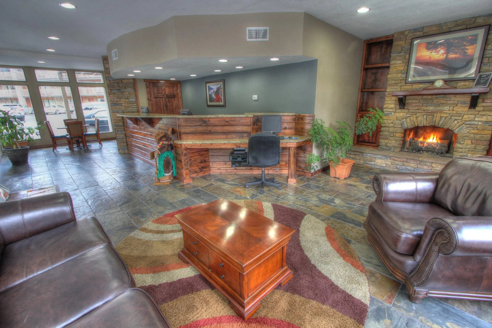 Foto - Crossroads Inn & Suites