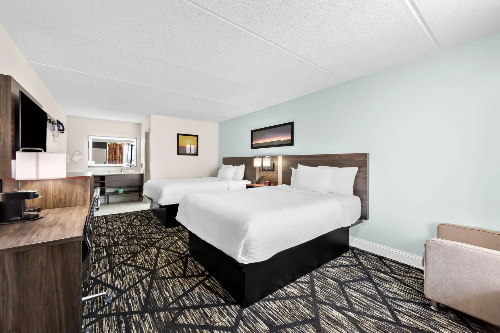 Photo - Clarion Inn & Suites near the Leconte Center Pigeon Forge
