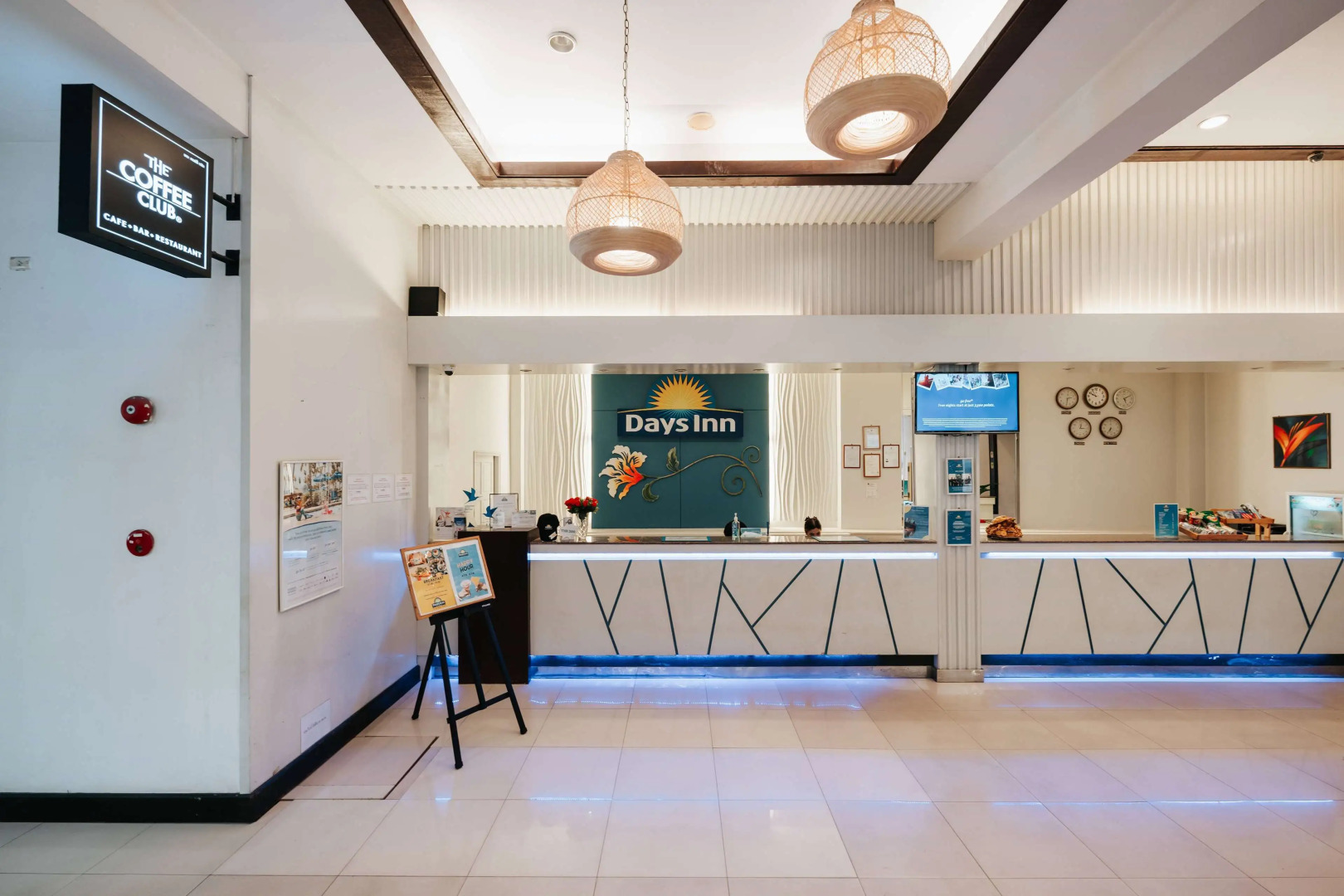 Foto - Days Inn by Wyndham Patong Beach