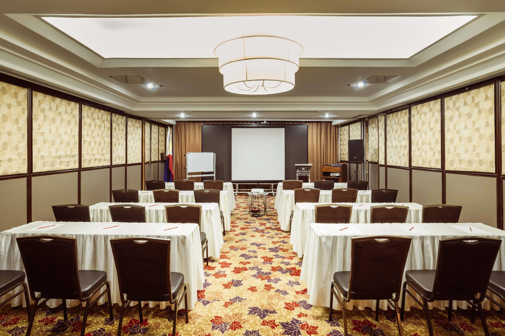 Foto - Ramada by Wyndham Manila Central