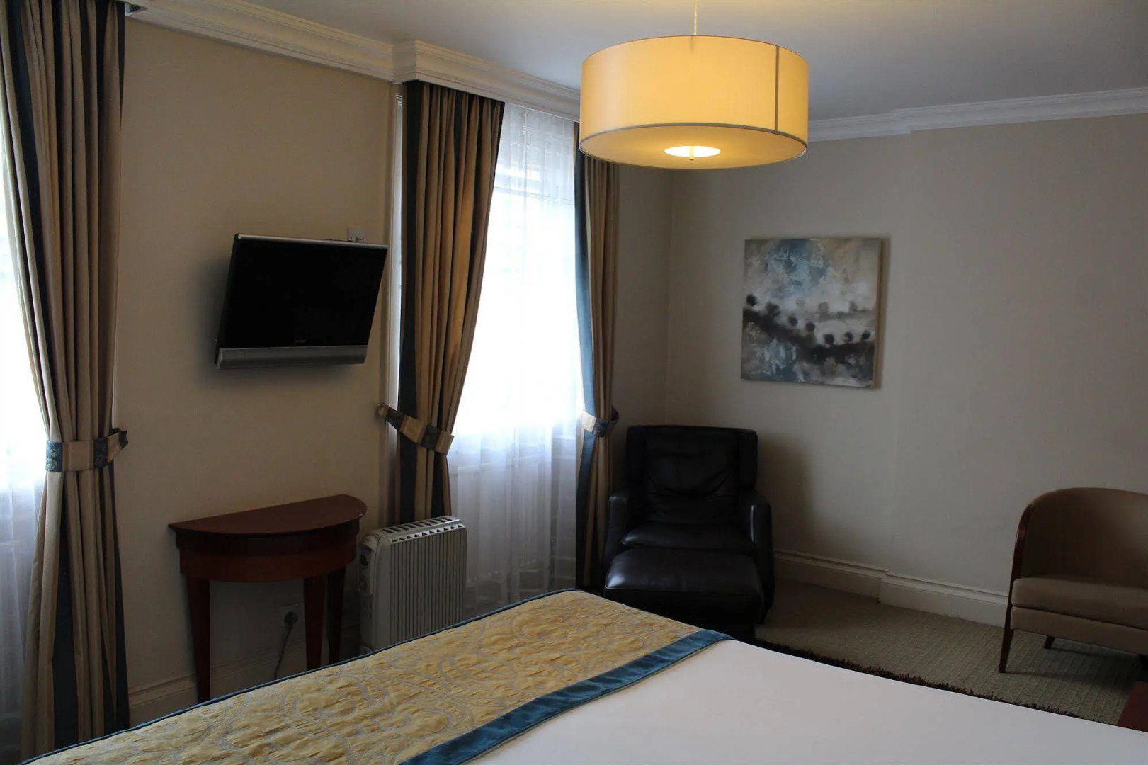 Photo - The Sumner Hotel