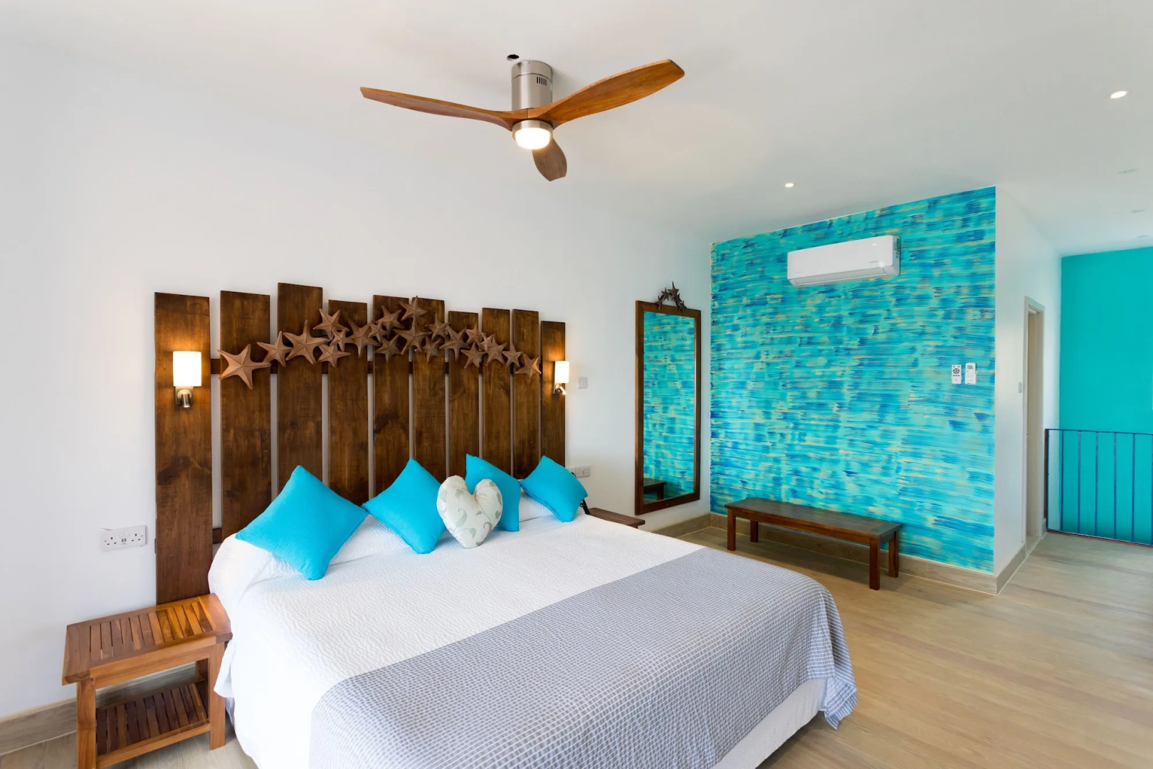Photo - True Blue Bay Resort