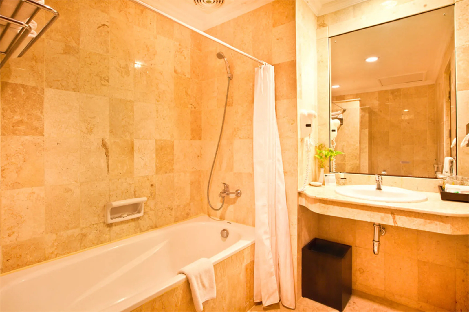 Foto - Hotel Kumala Pantai