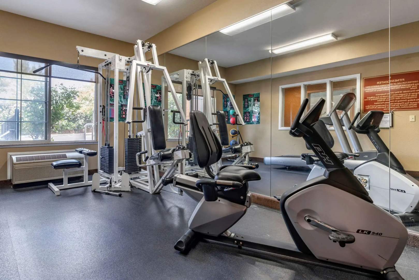 Photo - Comfort Inn & Suites Sacramento - University Area