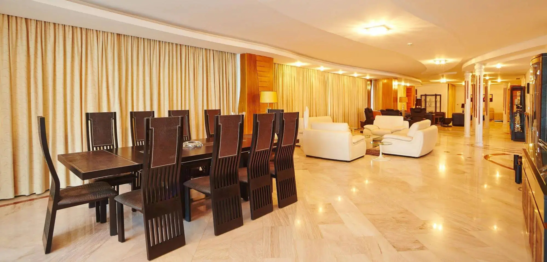 Foto - The Penthouse Suites Hotel
