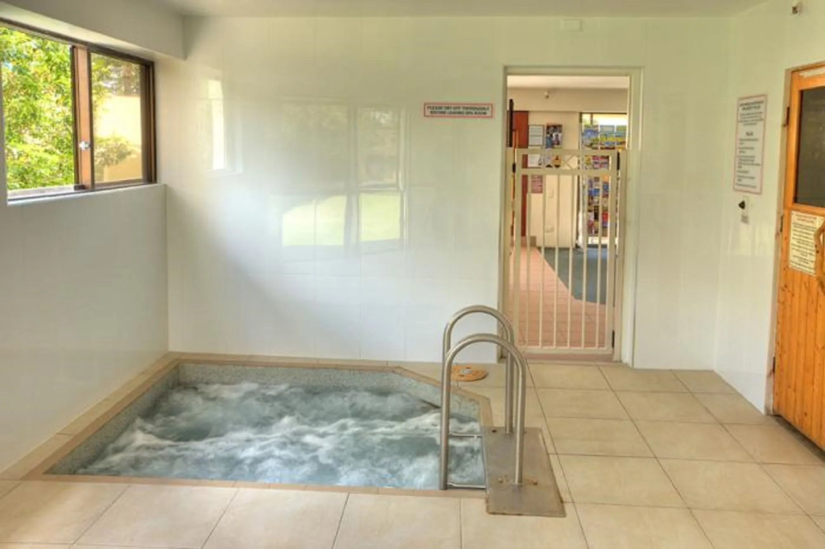 Photo - Burleigh Esplanade Apartments