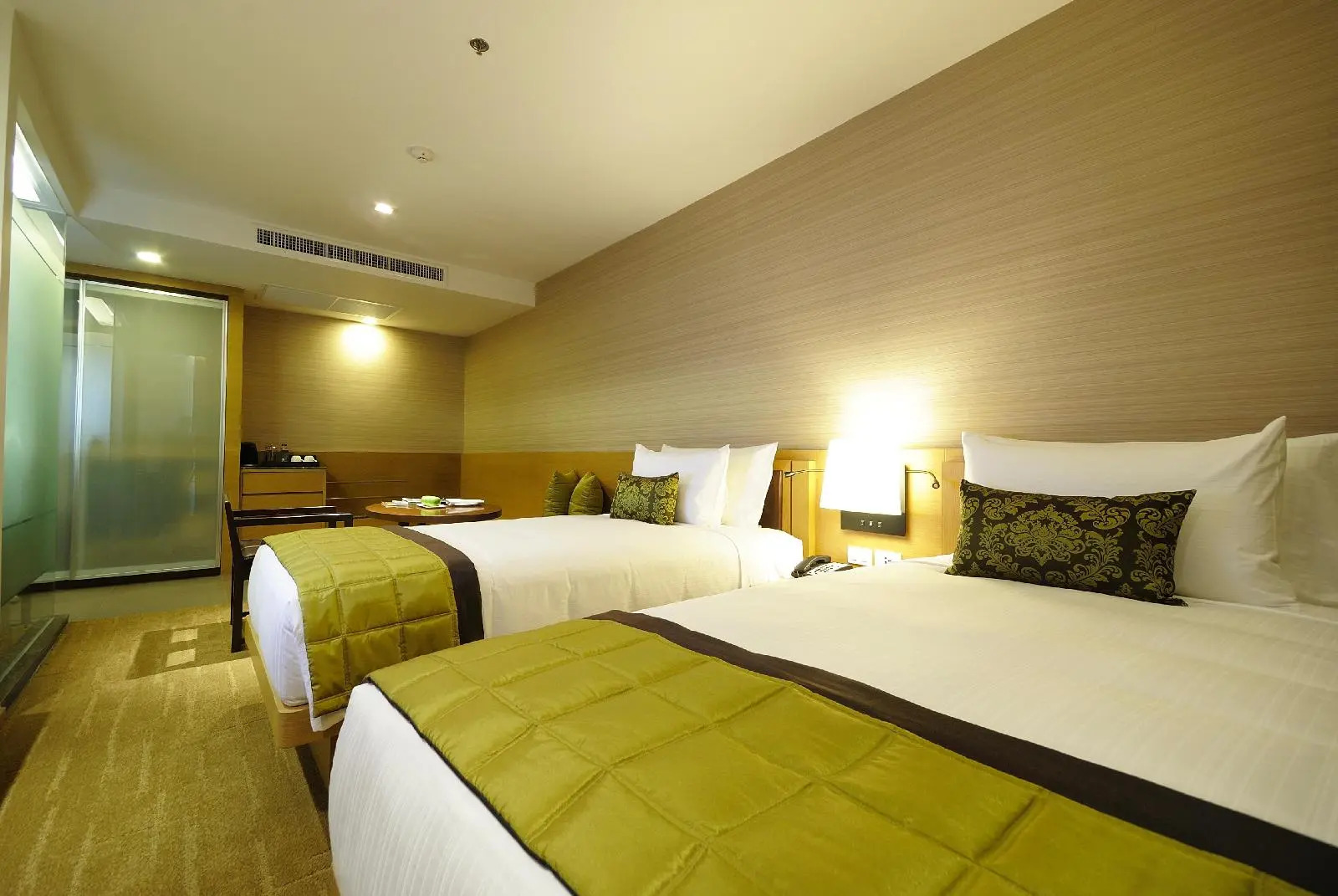 Photo - JC Kevin Sathorn Bangkok Hotel