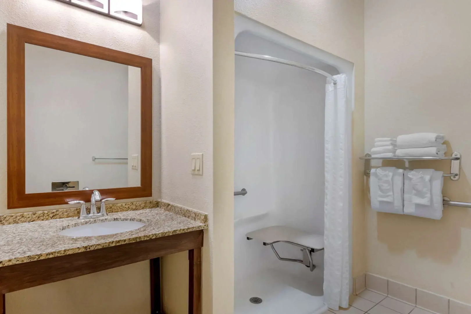 Photo - Comfort Suites Near Universal Orlando Resort