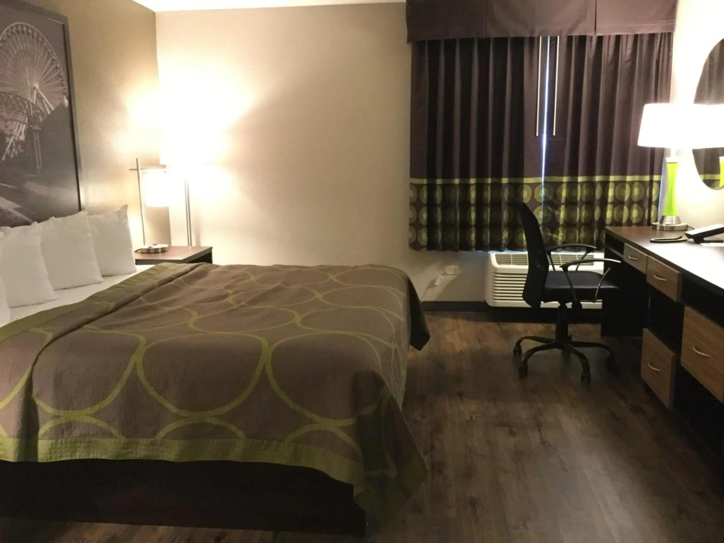 Foto - Super 8 by Wyndham South Holland