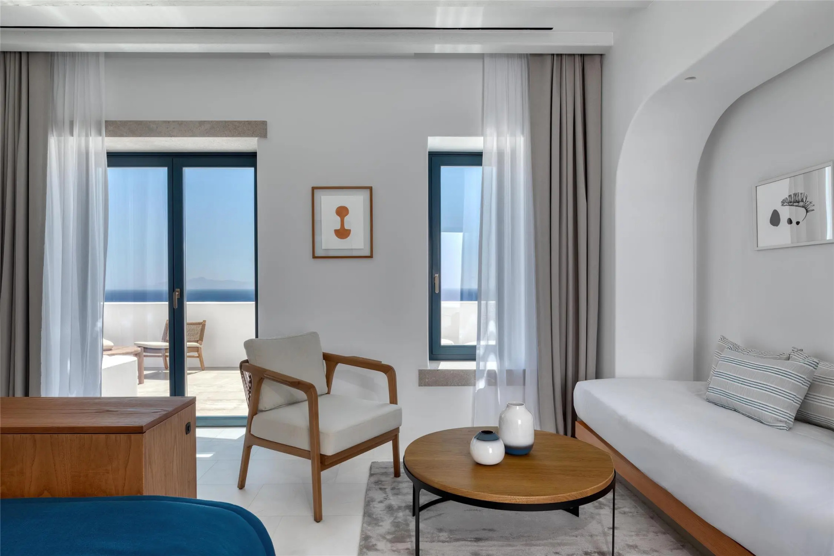 Photo - Sandblu Santorini, LXR Hotels & Resorts