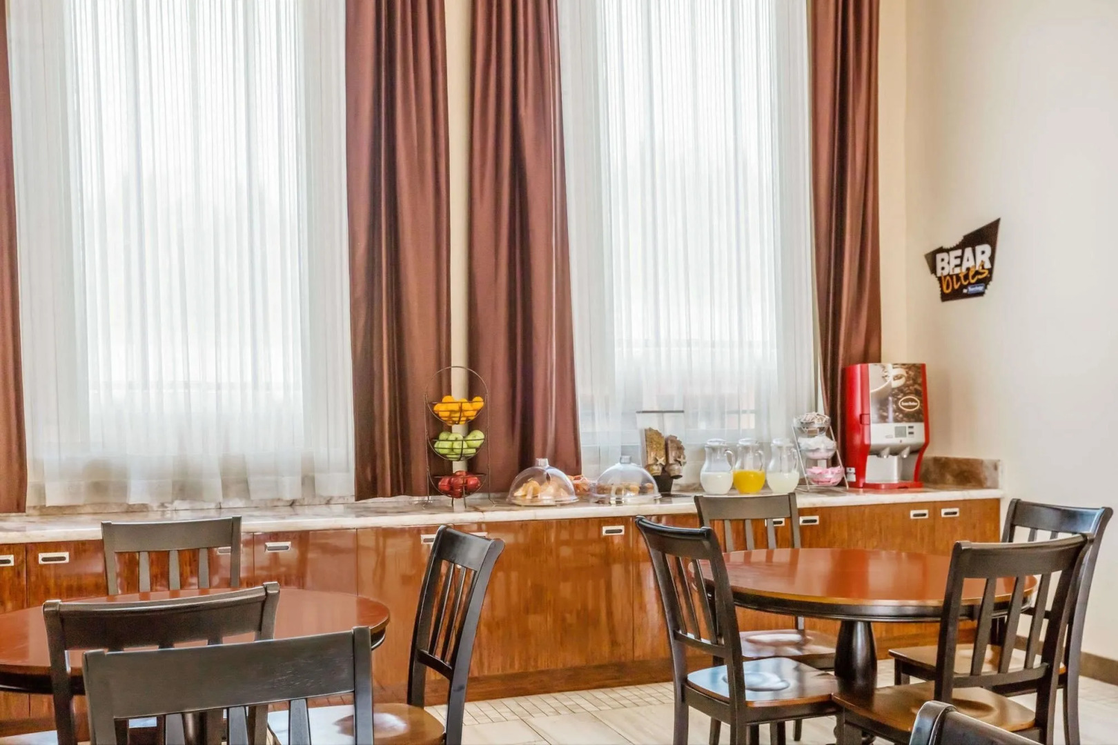 Photo - Travelodge Inn & Suites by Wyndham Bell Los Angeles Area