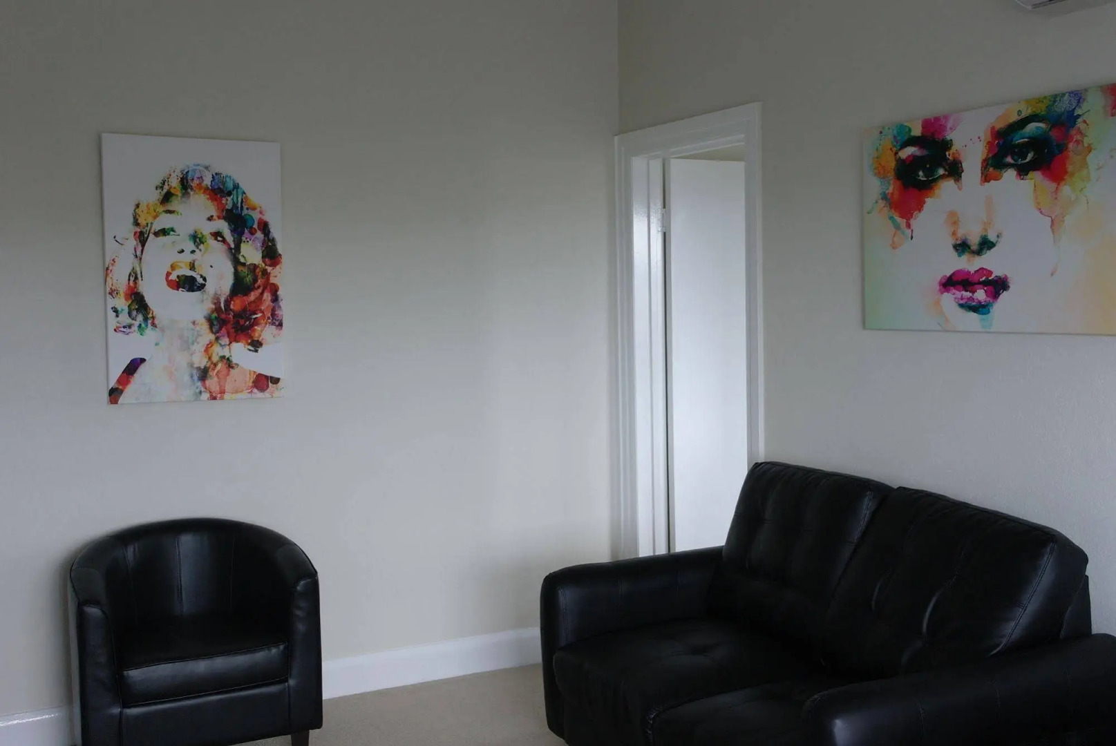 Photo - Hampton Court Apartments