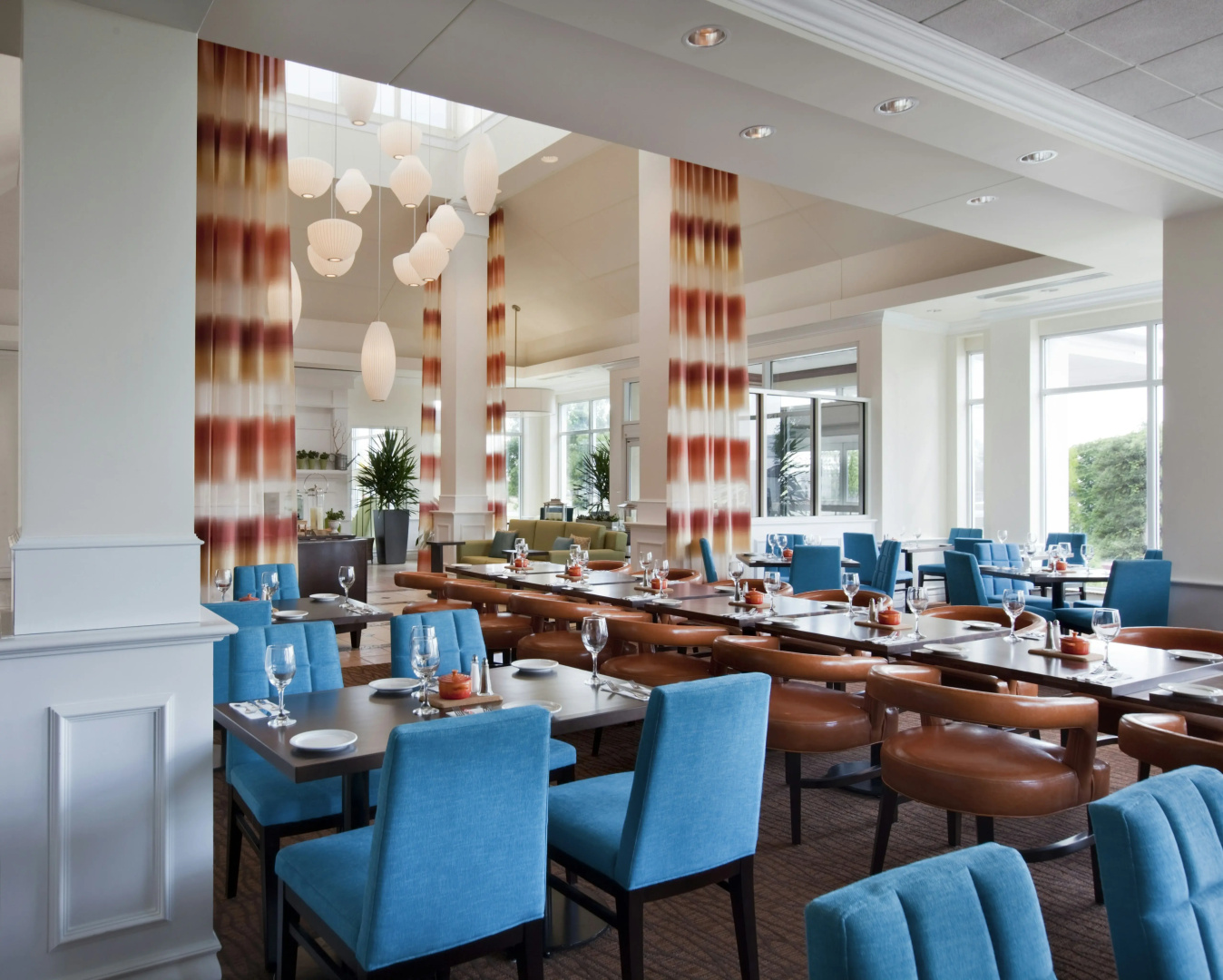 Photo - Hilton Garden Inn Montreal Airport