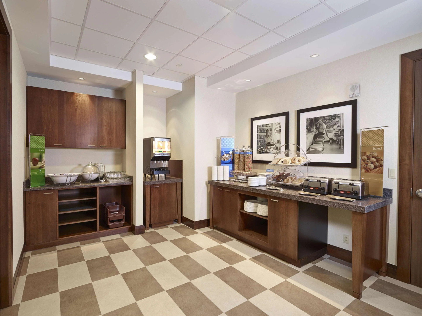 Photo - Hampton Inn by Hilton Halifax Downtown