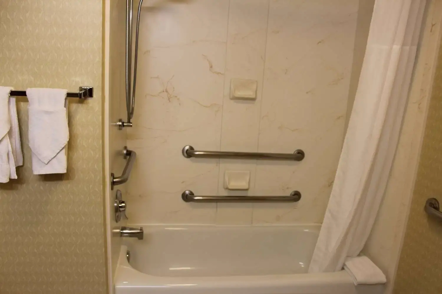 Photo - Hampton Inn McHenry