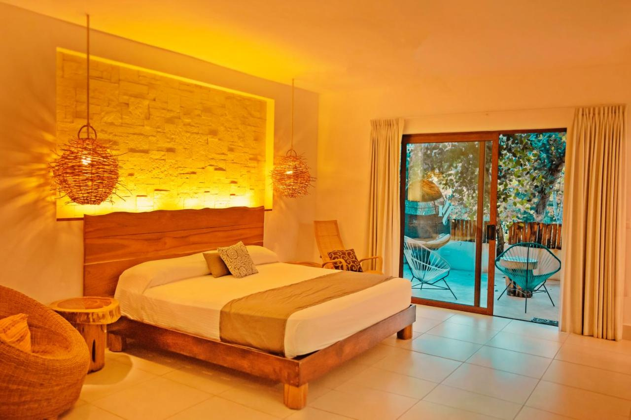 Photo - Niik Tulum