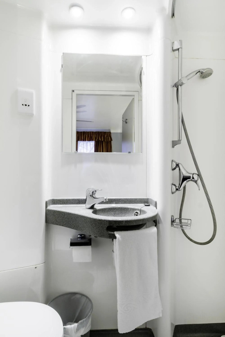 Photo - Tudor Court Hotel