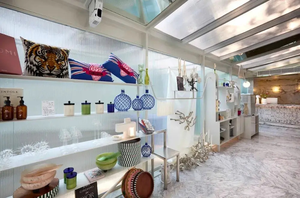 Photo - The Kin Hotel