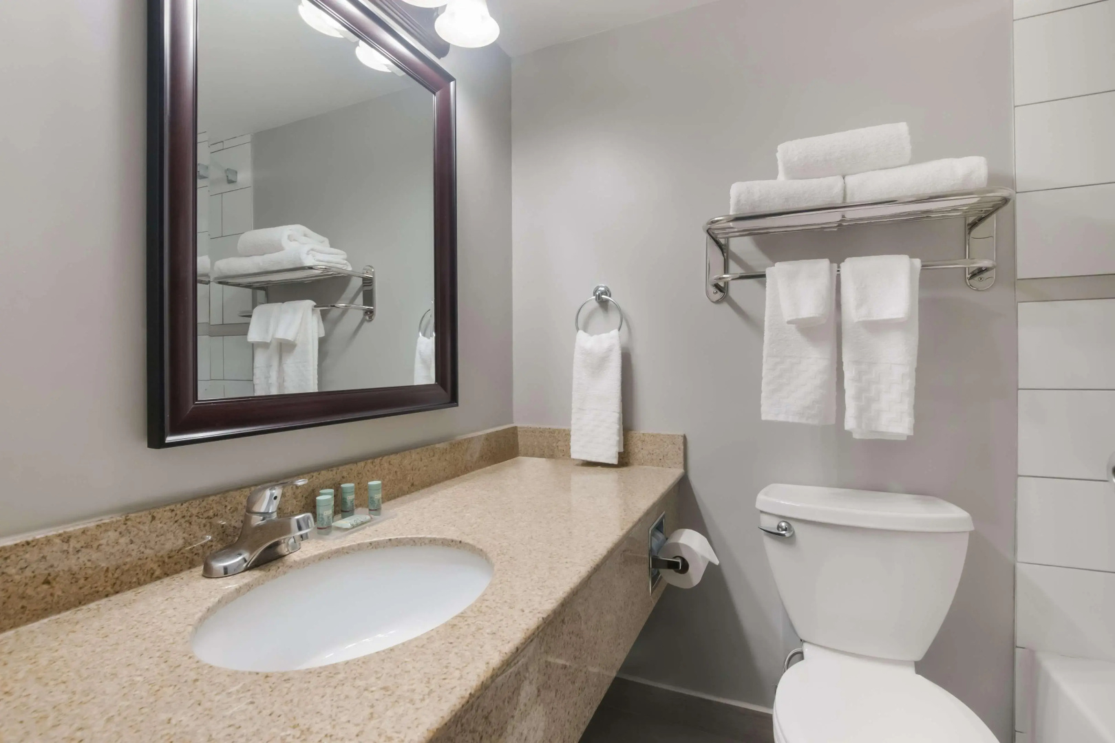Photo - Best Western St Catharines Hotel & Conference Centre