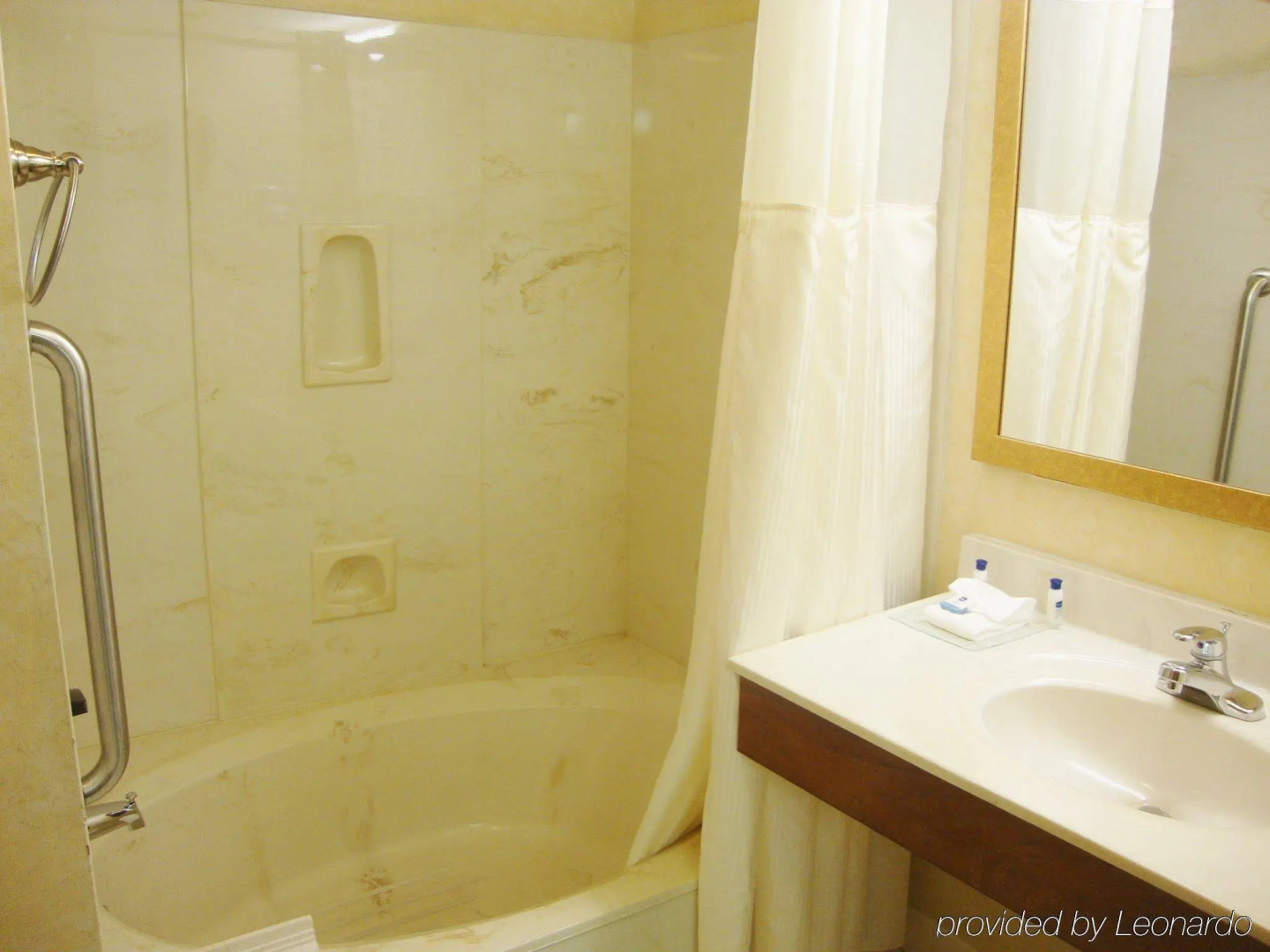 Photo - Best Western West Towne Suites