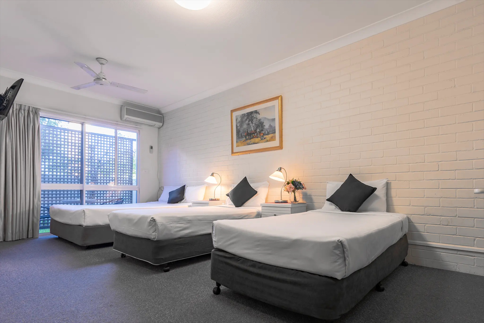 Photo - Benson Court Motel