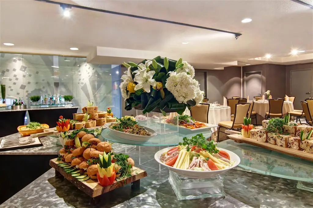 Photo - DoubleTree by Hilton Toronto Downtown