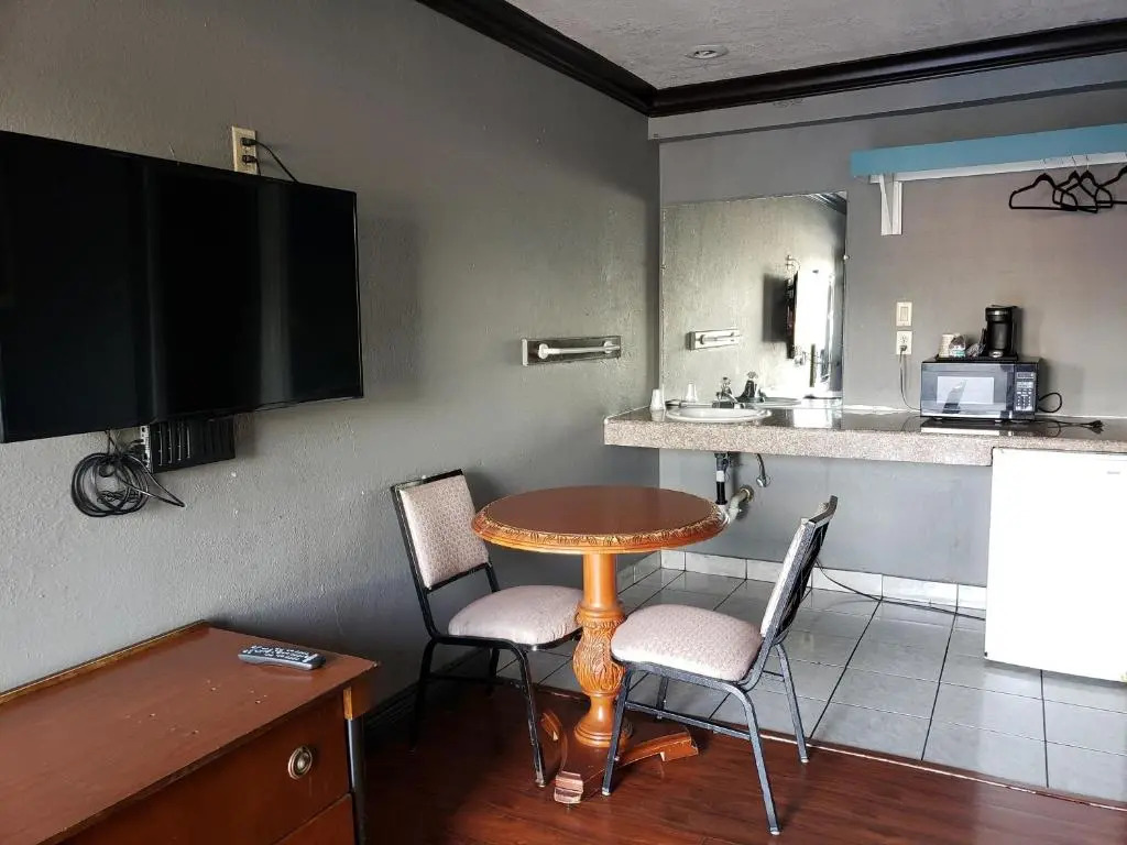 Photo - Eagle Inn Motel