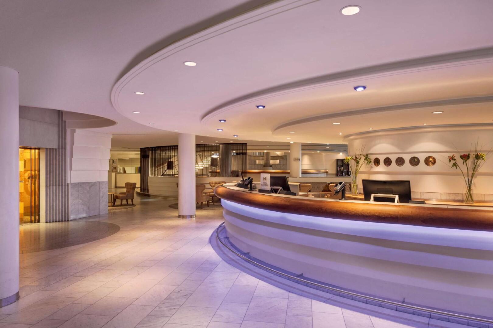 Photo - Hilton Stockholm Slussen Hotel