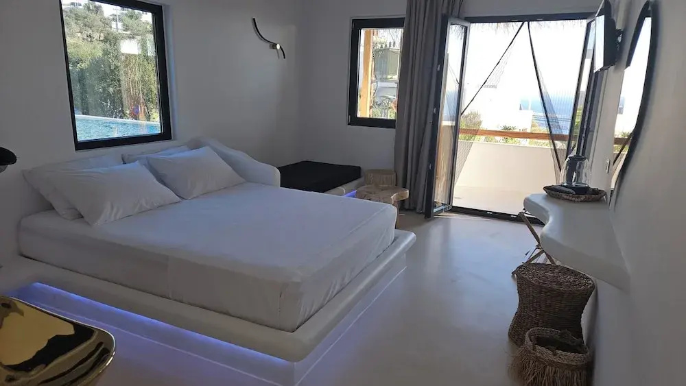 Foto - ELLI TROPiCAL LUXURY SUITES SUNSET-INFINITY POOL- SEA SIDE-NEAR CENTER PARKING