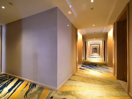 Vienna International Hotel 5.0 Versions  Shaoguan Qujiang Nanhua Temple Zhang Jiuling Park  Branch
