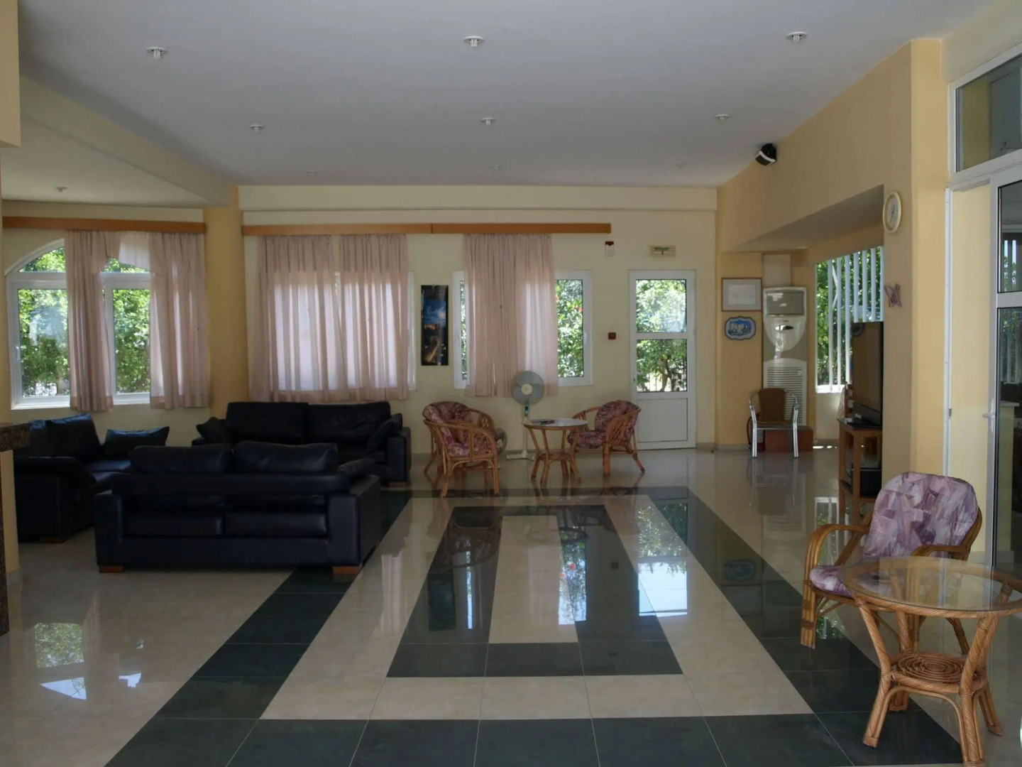 Photo - Tivoli Hotel