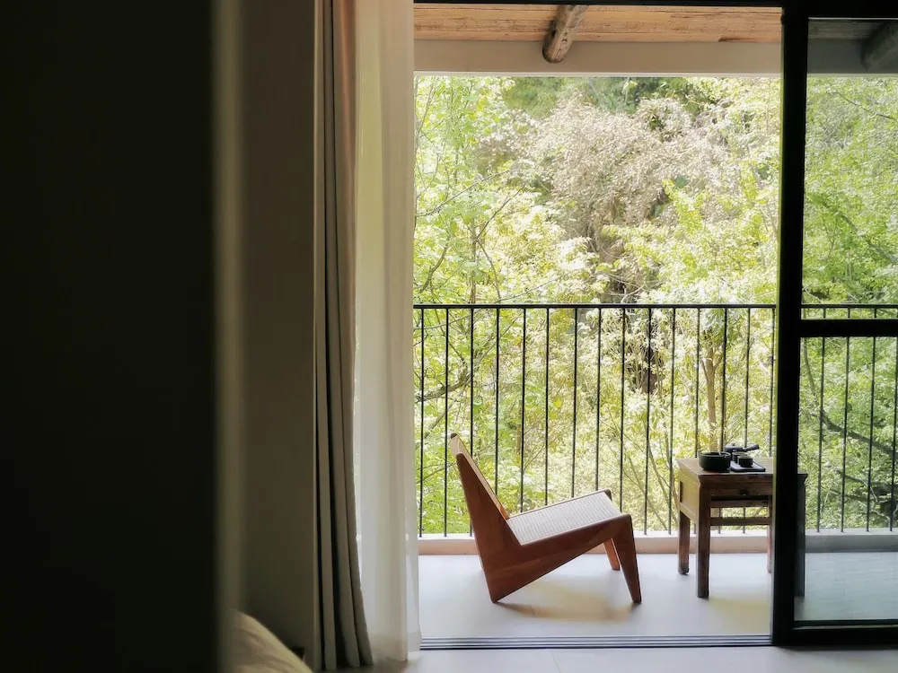 BuSu Forest Forever Hotel