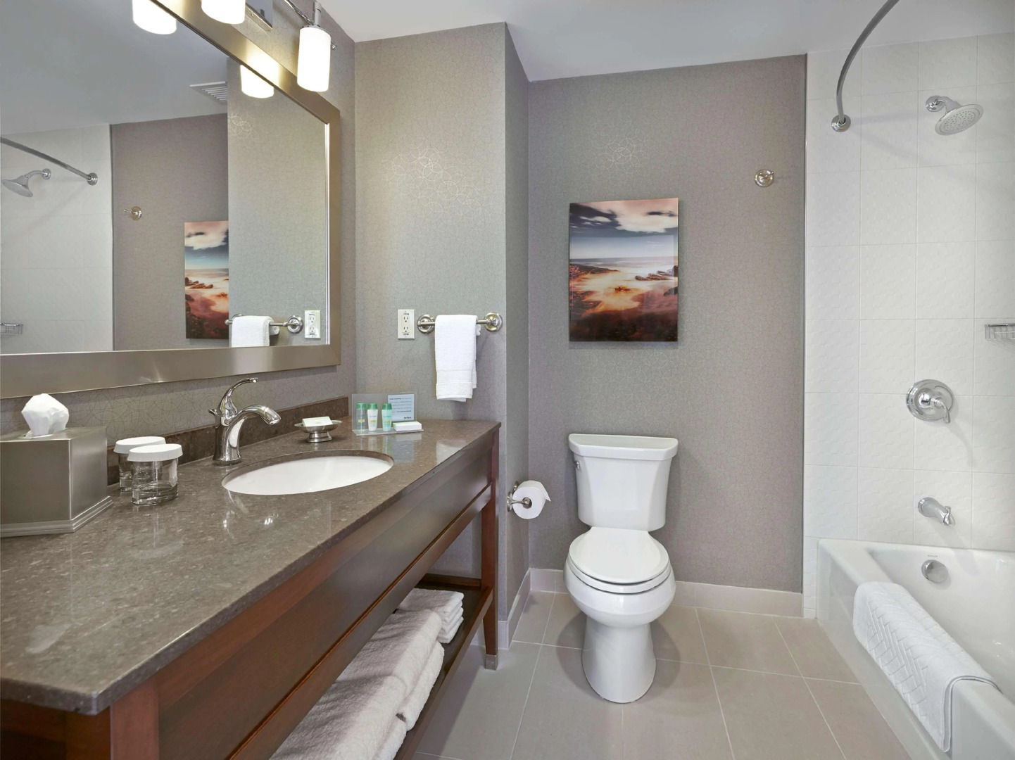 Photo - Hampton Inn by Hilton Halifax Downtown