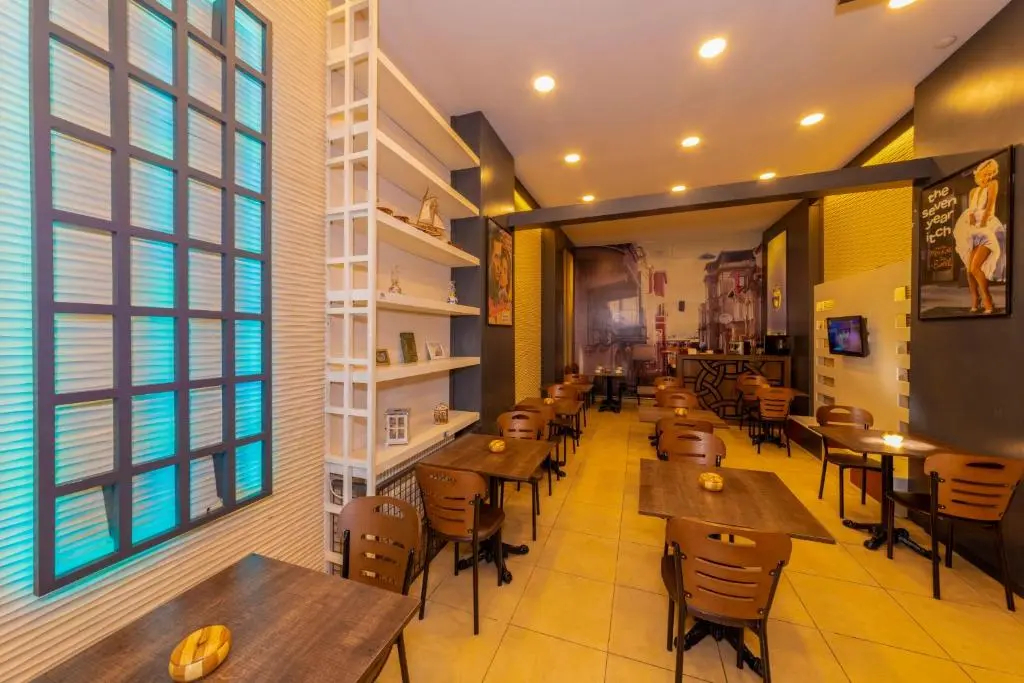 Photo - ivy hostel cafe