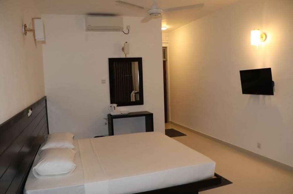 REST HOUSE TANGALLE