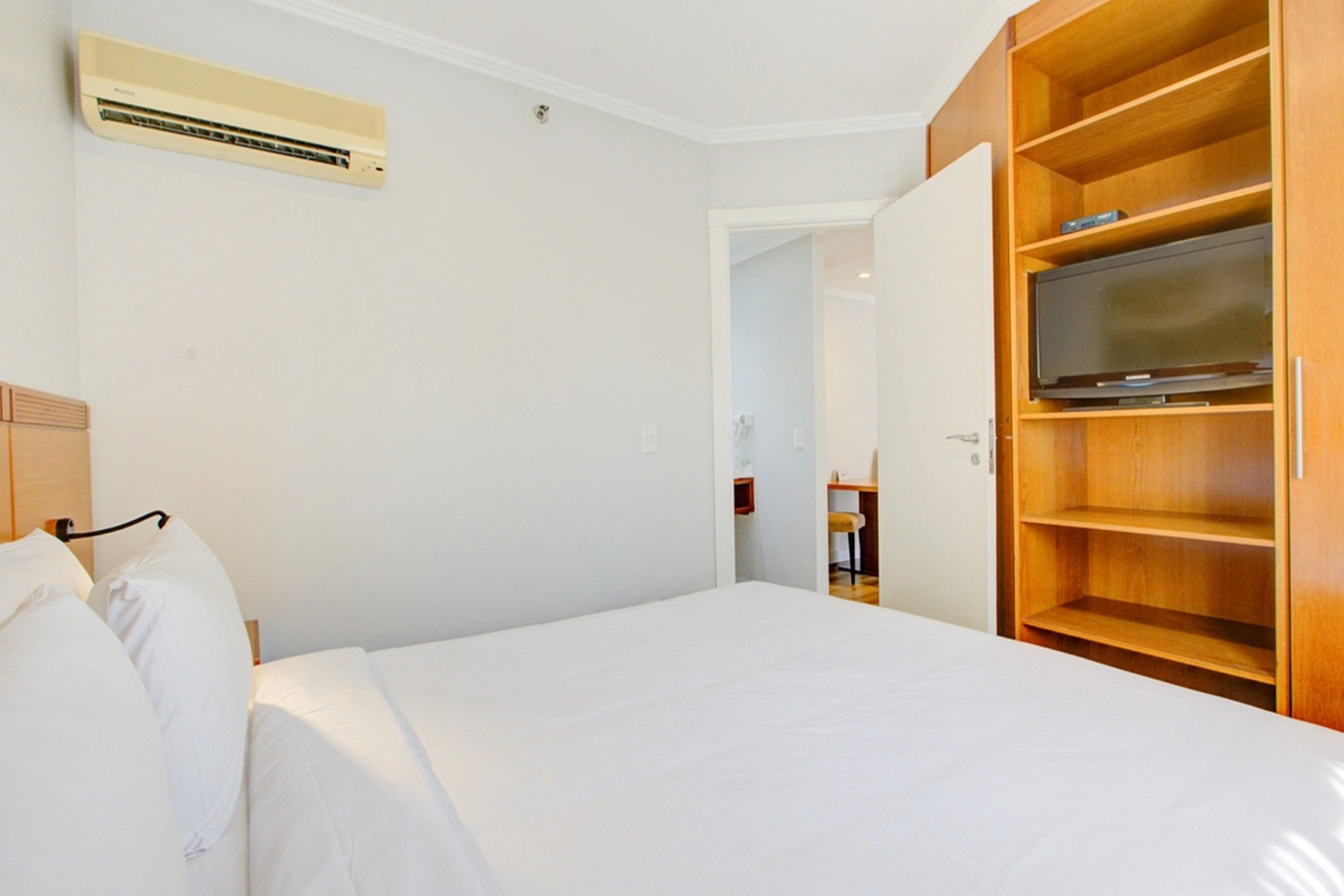 Photo - Quality Suites Vila Olimpia