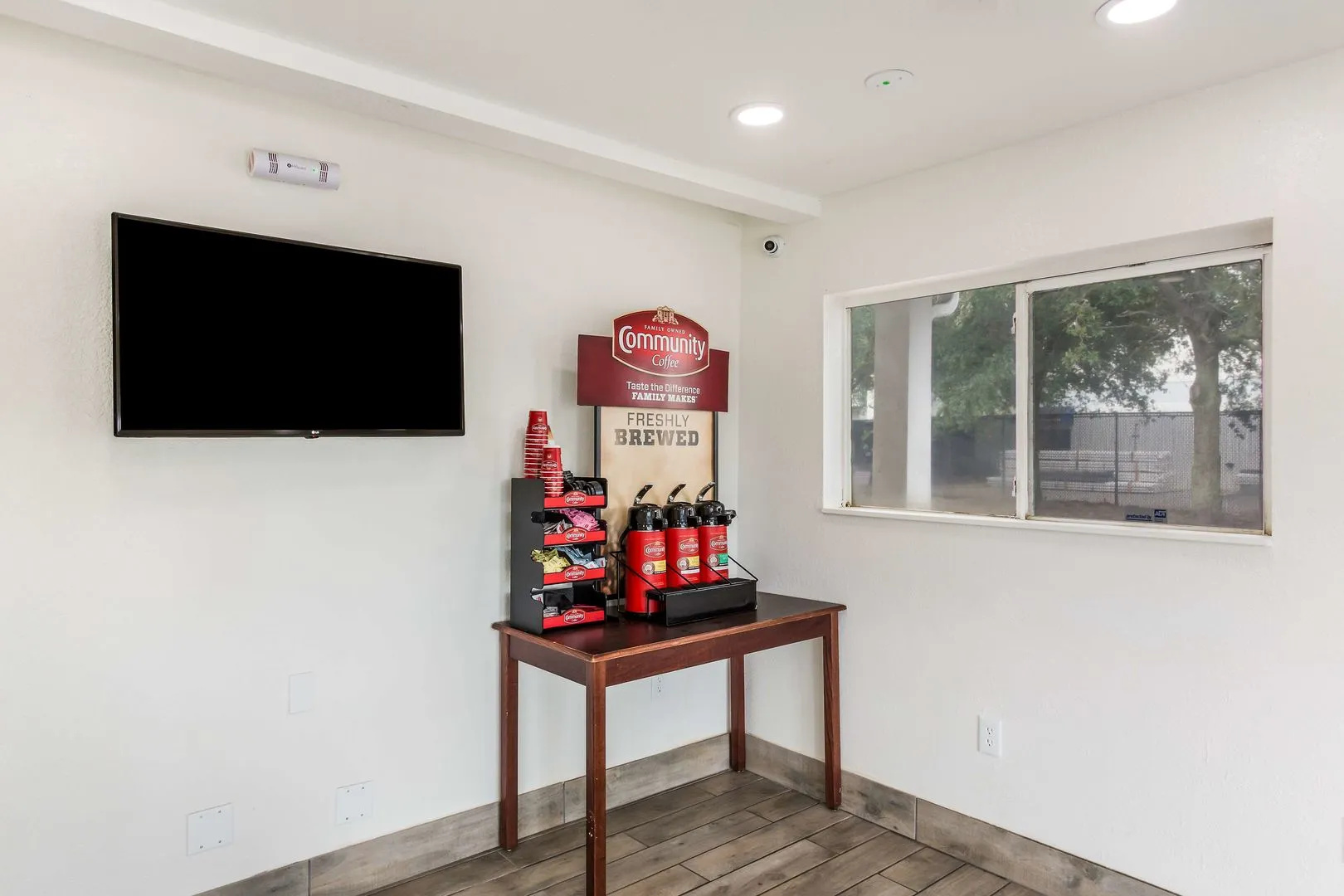 Photo - Studio 6 Extended Stay - Jacksonville, FL - South