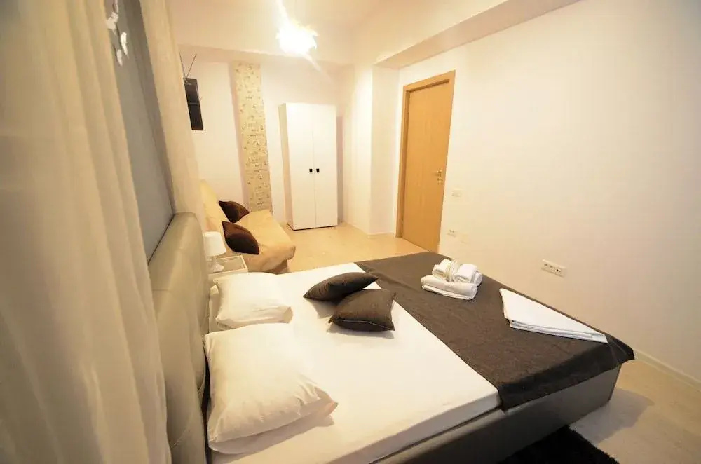 Photo - Uptown Residence Apartments