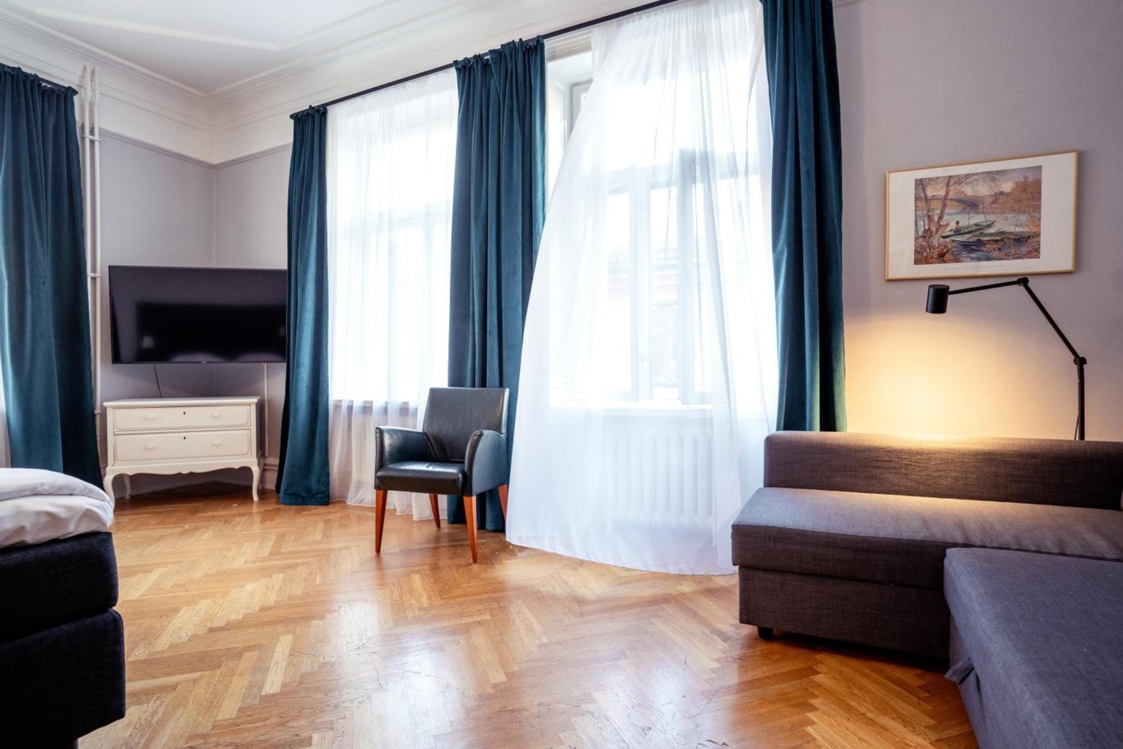 Photo - Queen's Hotel by First Hotels