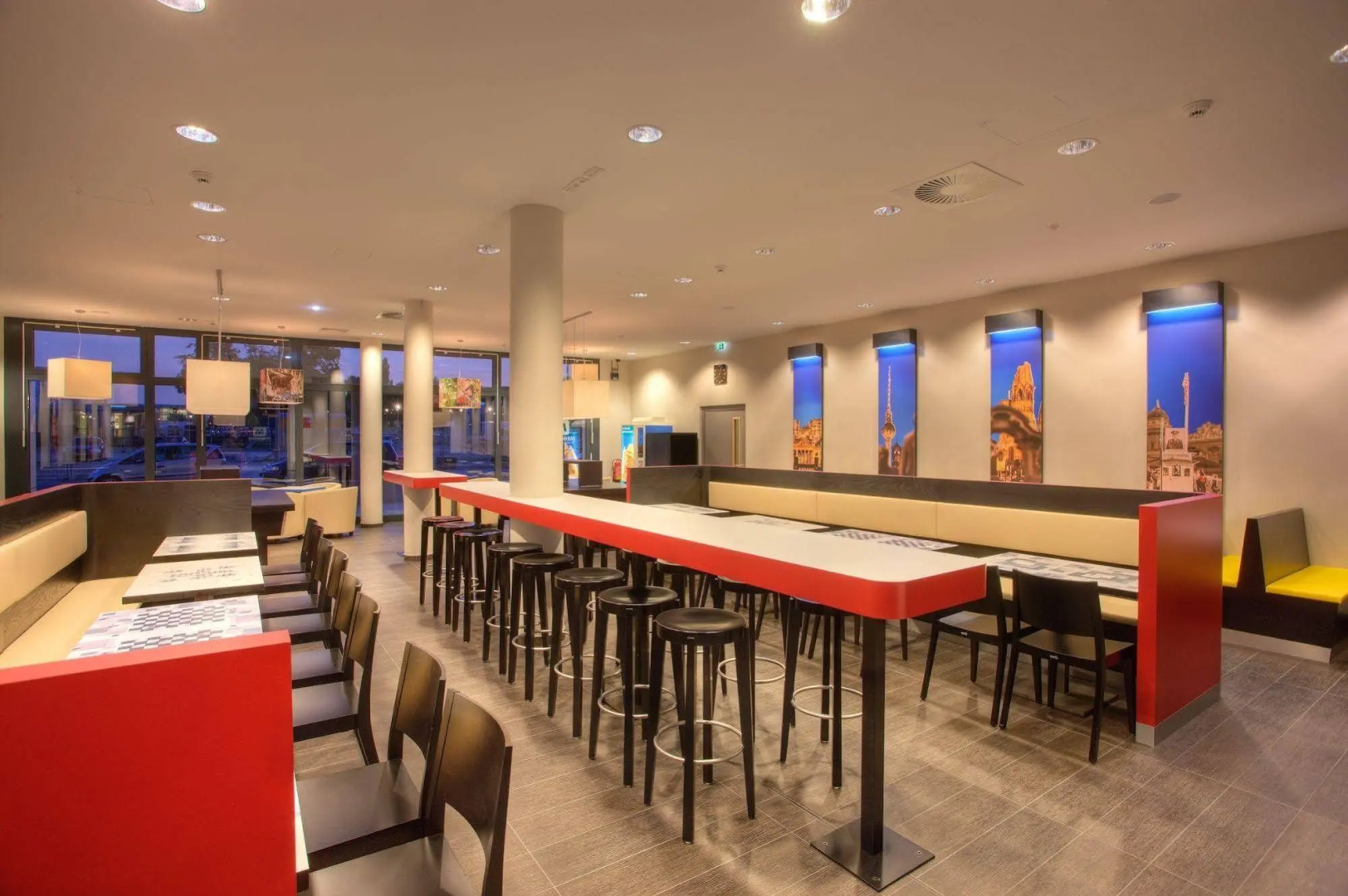 Photo - MEININGER Hotel Berlin Hauptbahnhof