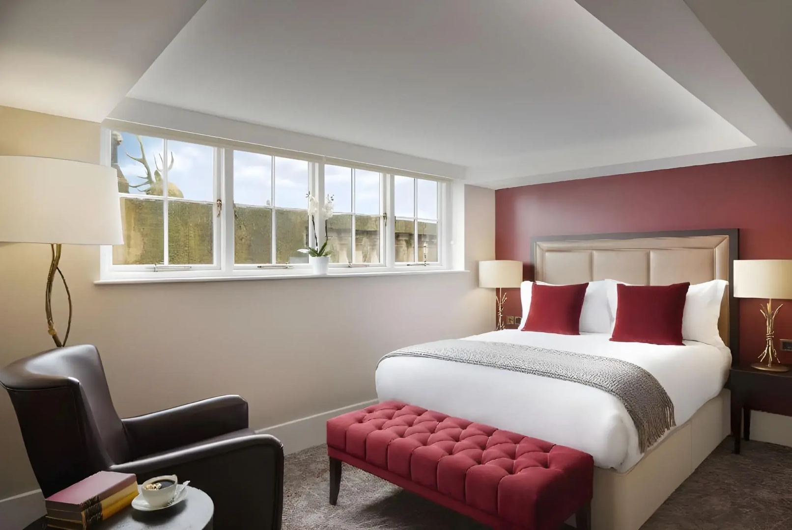 Foto - Empire Suites