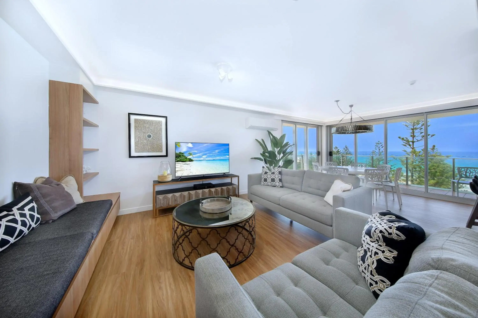Foto - Pacific Regis Apartments