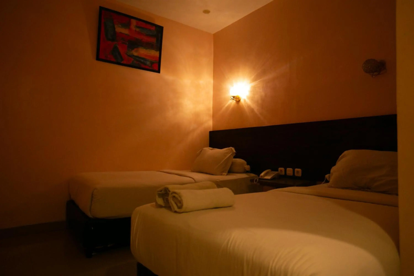 Photo - De'Tonga Hotel