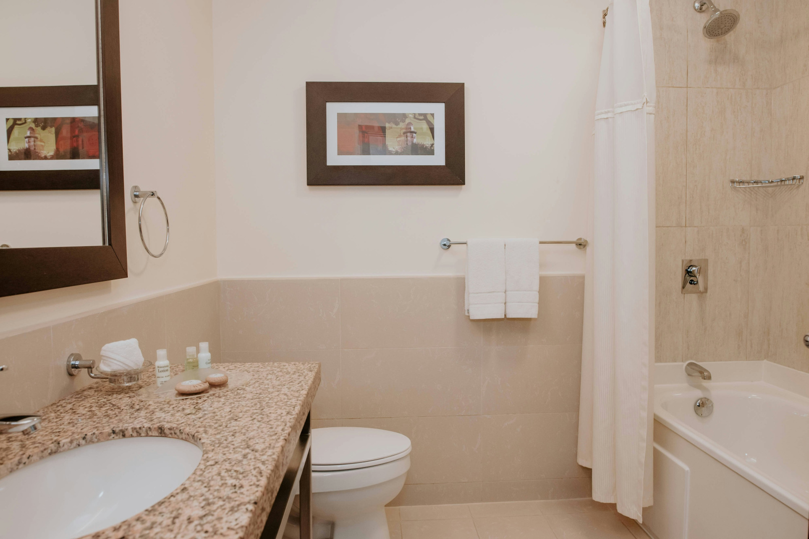 Photo - Courtyard by Marriott Guayaquil